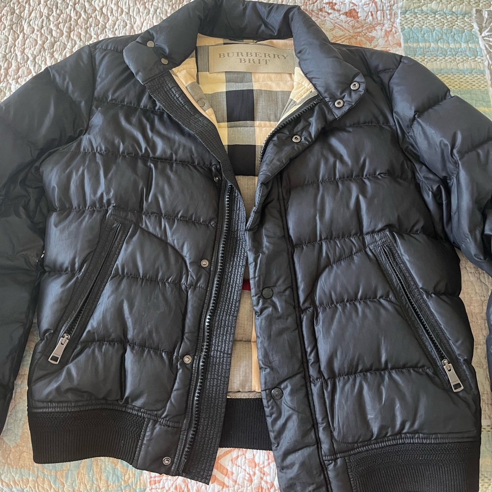 Authentic Burberry puffer jacket Sz M